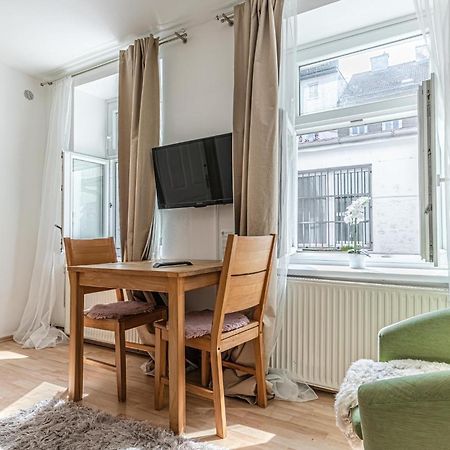 City Vibes: 1Br Apt, 10 Min To Westbahnhof Βιέννη Εξωτερικό φωτογραφία