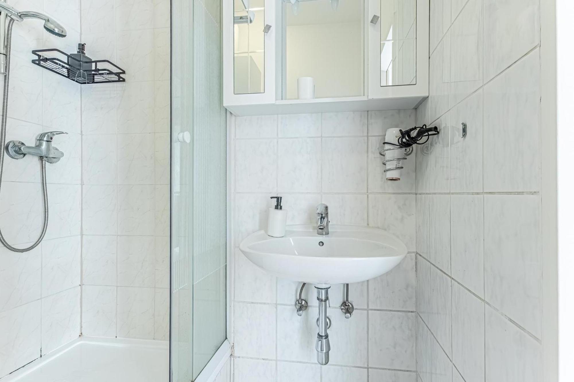 City Vibes: 1Br Apt, 10 Min To Westbahnhof Βιέννη Εξωτερικό φωτογραφία