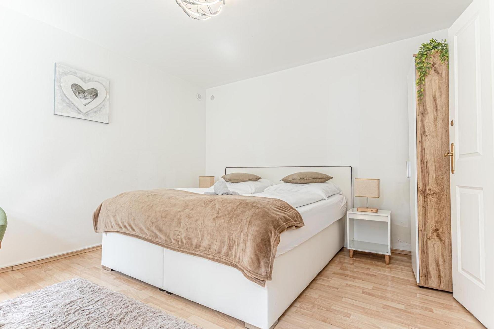 City Vibes: 1Br Apt, 10 Min To Westbahnhof Βιέννη Εξωτερικό φωτογραφία